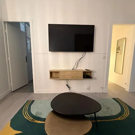 Superbe 2 Pieces Design Refait A Neuf 4 Couchages * Paříž