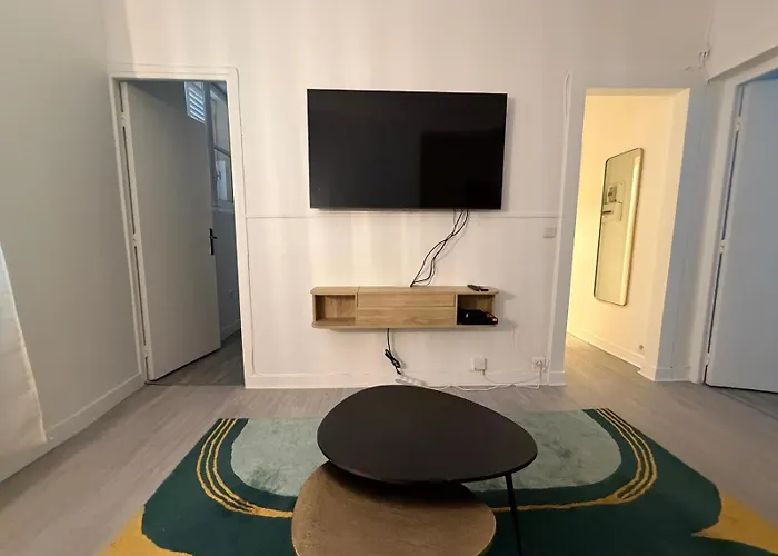 Superbe 2 Pieces Design Refait A Neuf 4 Couchages * Paříž