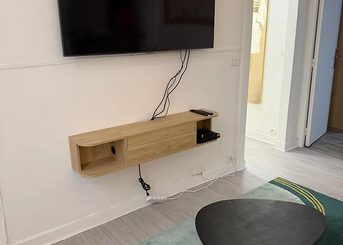 Superbe 2 Pieces Design Refait A Neuf 4 Couchages * Paříž